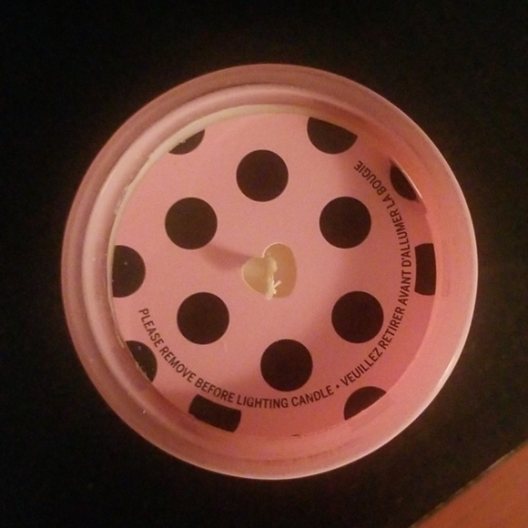 Victoria secret candle - Picture 2 of 2